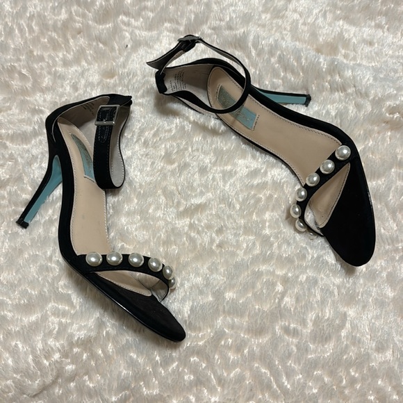 Betsy Johnson Black Strappy Heels with Pearls - Picture 2 of 7